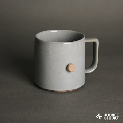 Кофейная чашка туманно-серого цвета (в отдельную чашку не входит голова кошки)