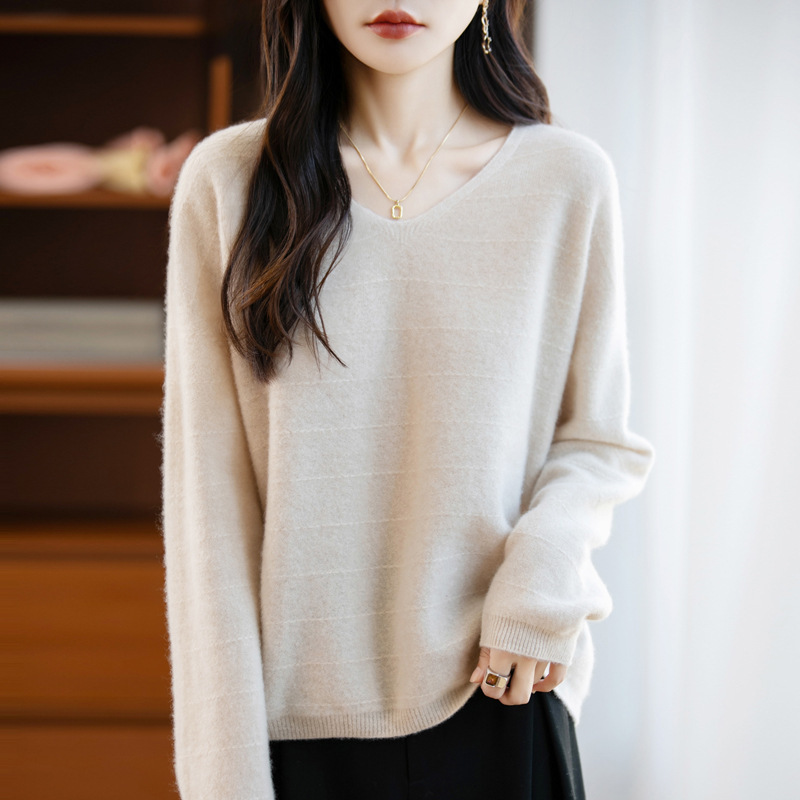 跨境秋冬新款一线成衣100%羊毛针织衫女V领长袖毛衣宽松女装打底|undefined