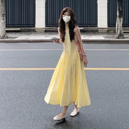 French-style sleeveless vest dress in soft yellow—dazzling, sweet, and age-reducing A-line maxi skirt for summer women's wear