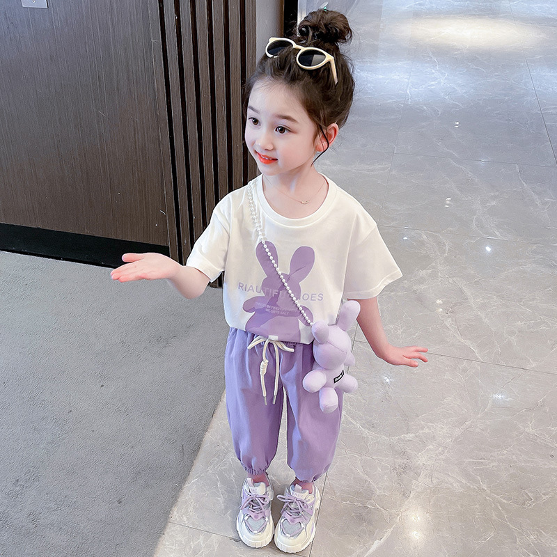 女の子のスポーツのスーツの夏2024年の新型の流行の夏のタイプの洋気の女の子の赤ちゃんの子供の服の夏服の服
