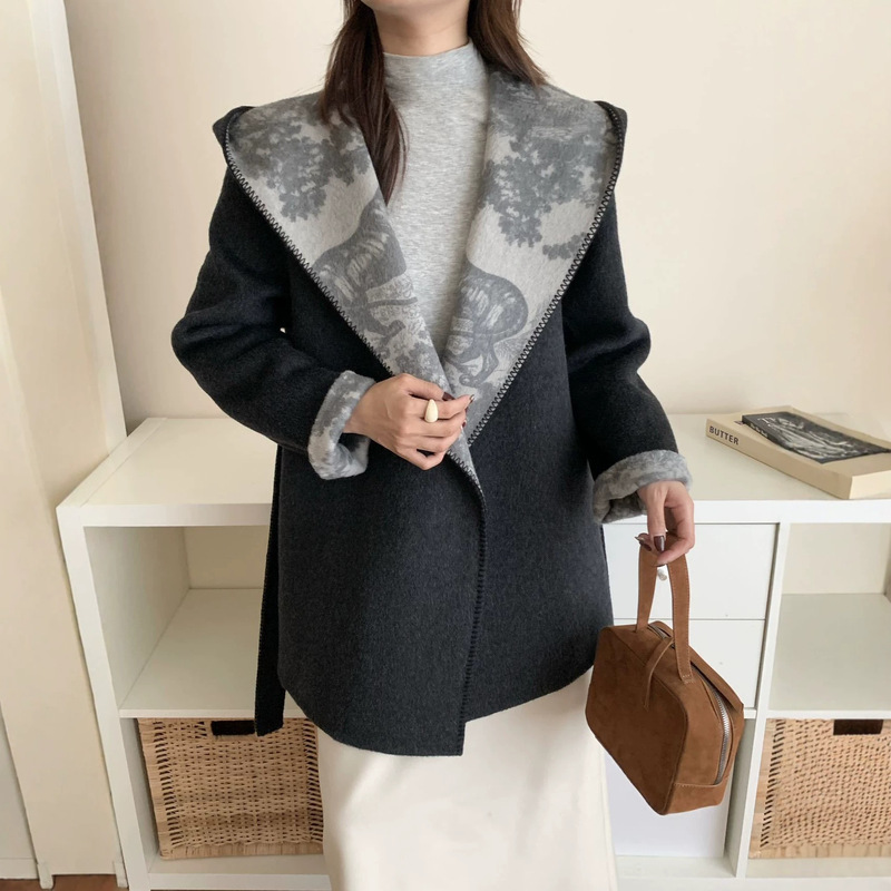 Vintage printed hooded double-faced wool cashmere coat for women, European style, designer brand, with a two-tone belt and a fitted waist