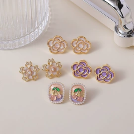 耳钉;项链;耳环