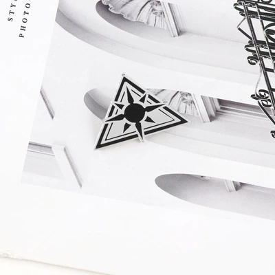 Id Pattern Enamel Pin – Yaxa sancaqları