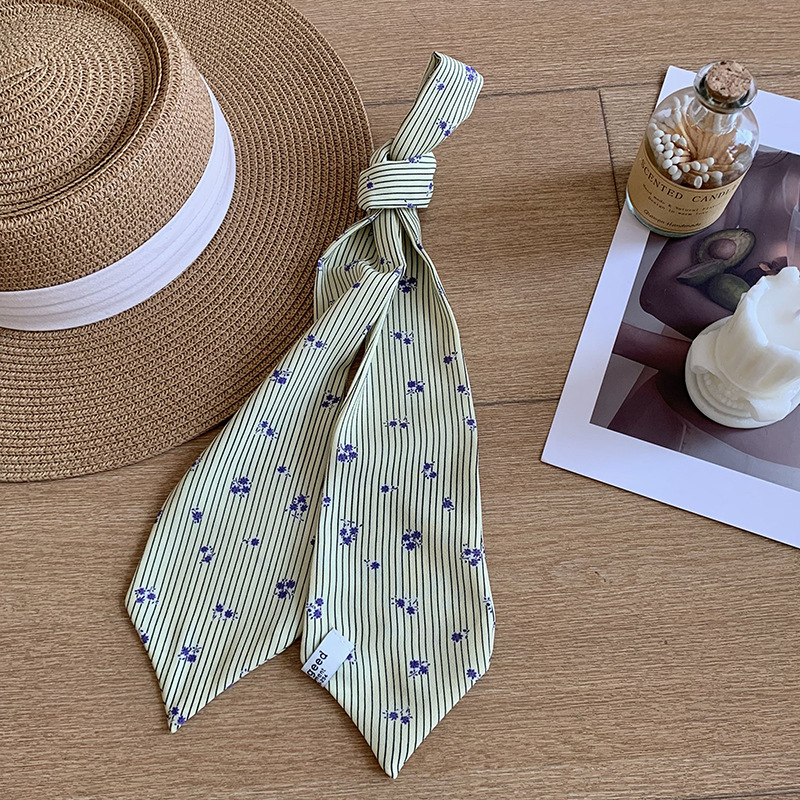 Flor rayada amarilla