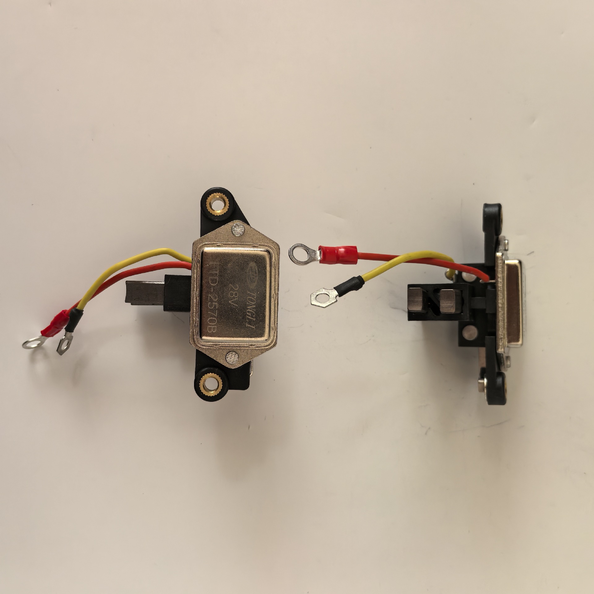 Spot Weichupelite Regulator 28V Is Suitable for Generator Car Voltage Manufacturers with High Efficiency