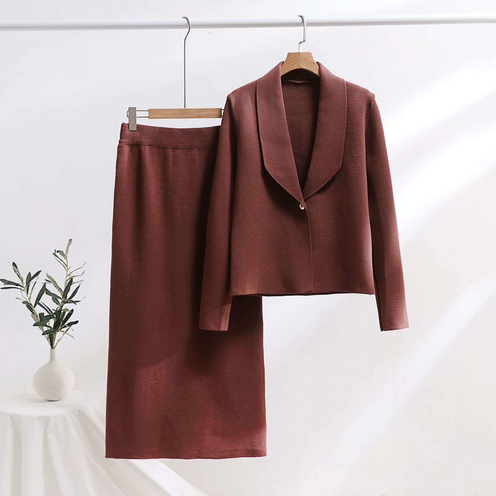 Vêtements pour femmes mode costume simple à manches longues haut de couleur unie taille haute jupe mi-longue petite jupe deux pièces_voghion.com