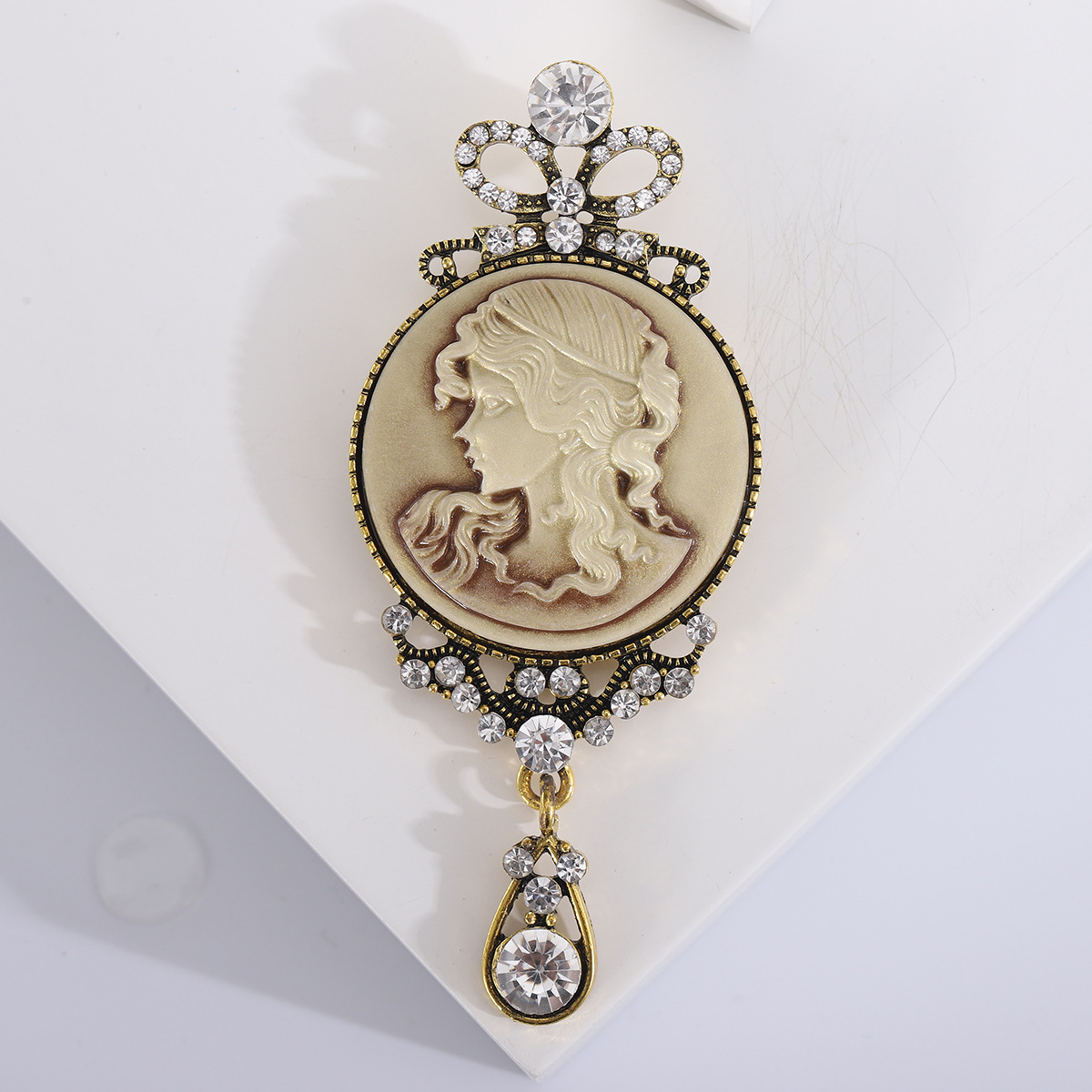 Alloy Material Human Pattern Retro Pin Human Alloy Inlay Rhinestones Women's Brooches