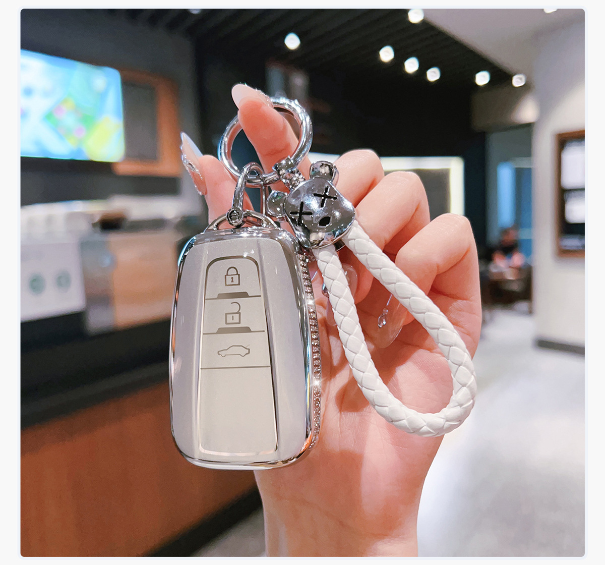 Suitable for 26 Toyota Camry Key Covers, 9Th Generation Special 2025 Men's and Women's Shell Dual Engine 16 Buckle Car Bags