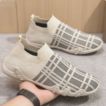 Zapatos de hombre de verano de malla transpirable, zapatos de beans perezosos, zapatos casuales delgados, zapatos de calcetines cómodos. image 1
