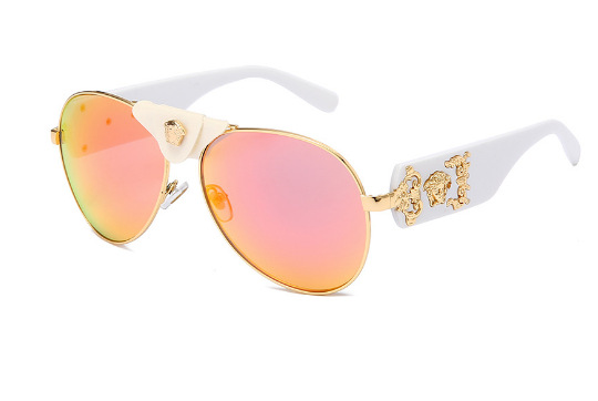 골드 프레임 화이트 피트 레드 필름