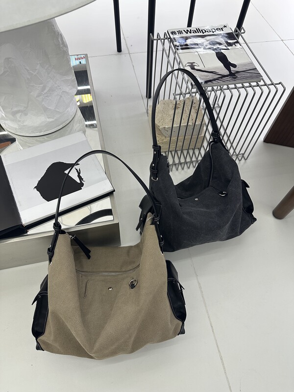 山下同スタイルのレディースバッグ、ファッショナブルなキャンバスとレザーのダブルポケットデザイン、シングルショルダー脇の下の大容量レディースバッグ|undefined