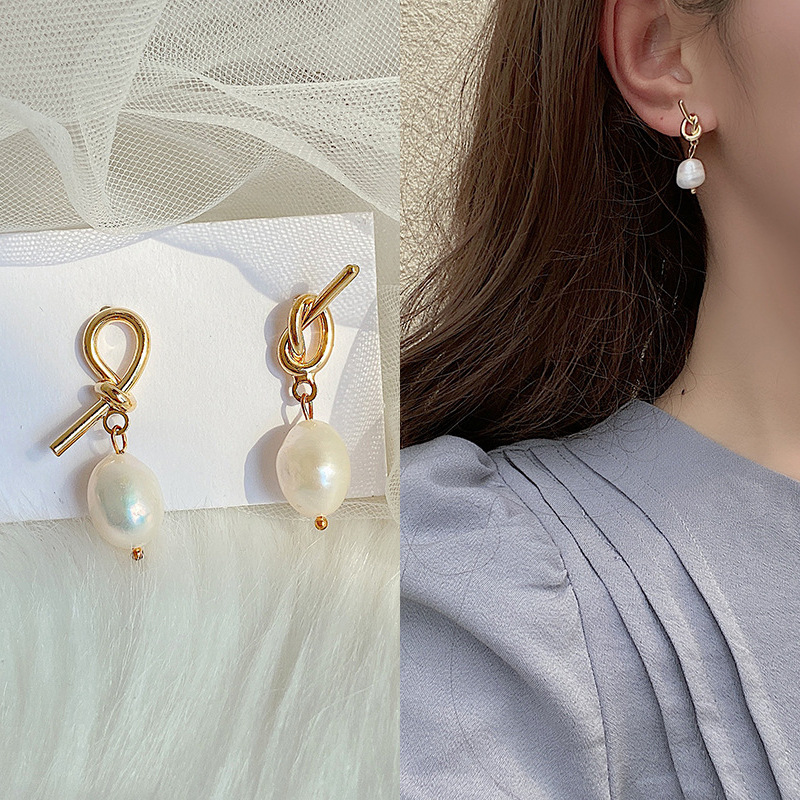 Fashion Geometric Pearl Earrings 1 Pair display picture 4