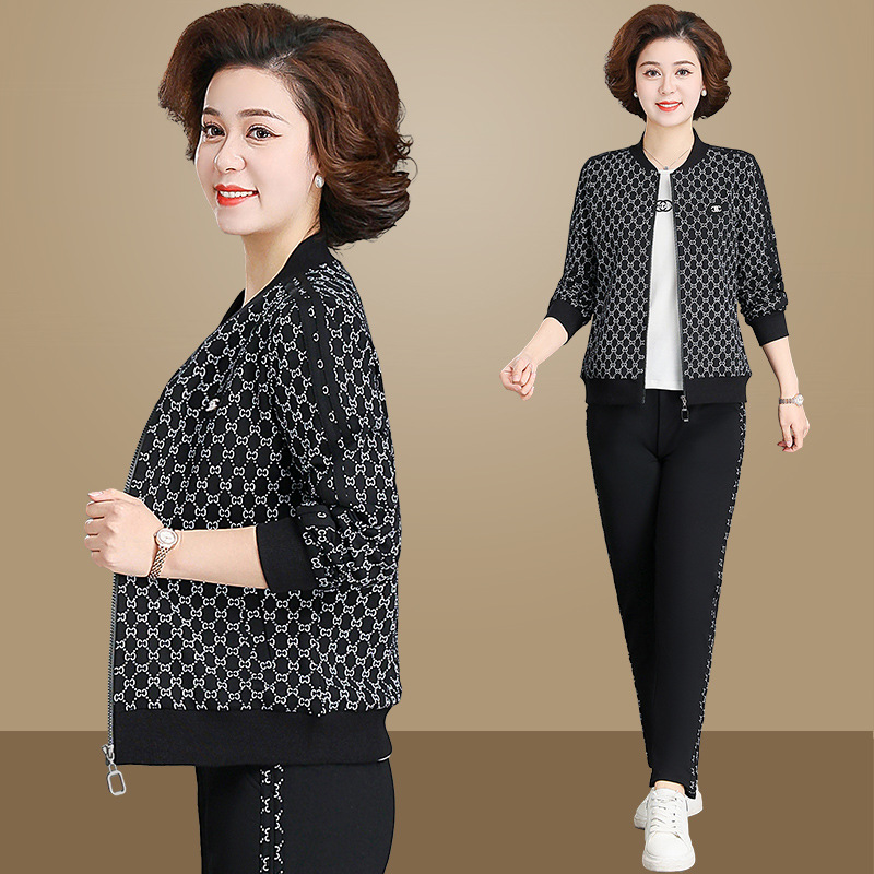 Young mother foreign style jacket middle...