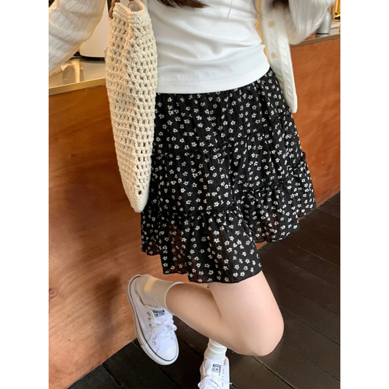 Black Floral Short Skirt for Women, Summer Thin Style, Versatile High-Waisted Slimming A-Line Skirt for Petite Figures, Lazy Style Tiered Skirt