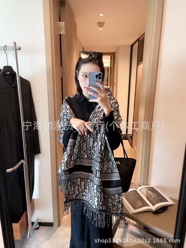正确版本长双面仿羊绒围巾女D长须秋冬字母披肩加大保暖加厚黑灰|undefined