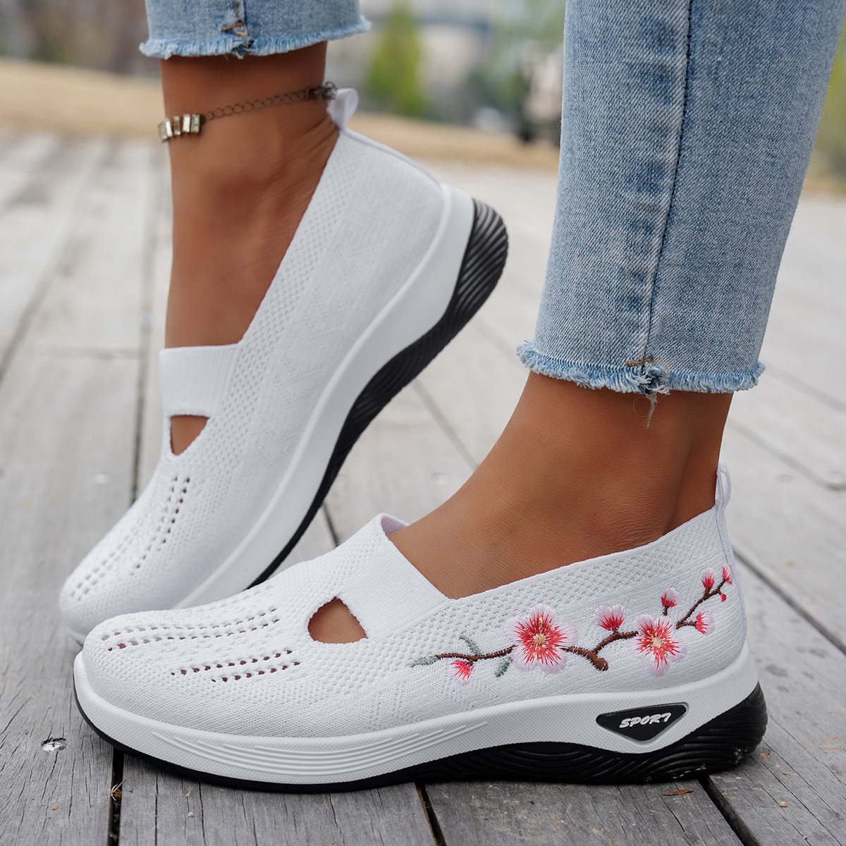 Women's Breathable Casual Shoes Slip-On Embroidered Floral Thick-Soled Soft-Soled Comfortable Versatile Sneakers_vogvips.com