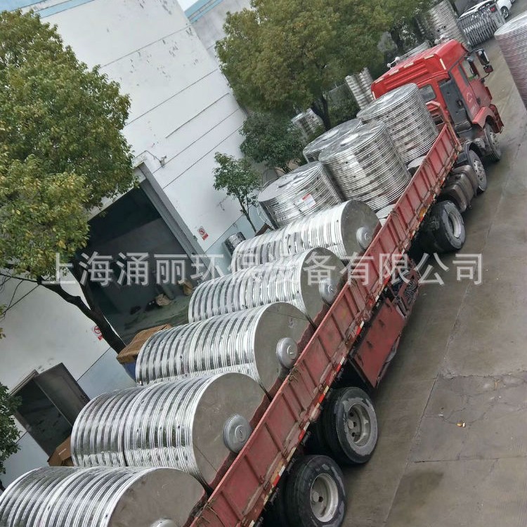 不锈钢圆形保温立式水箱不锈钢膨胀水箱保温水箱