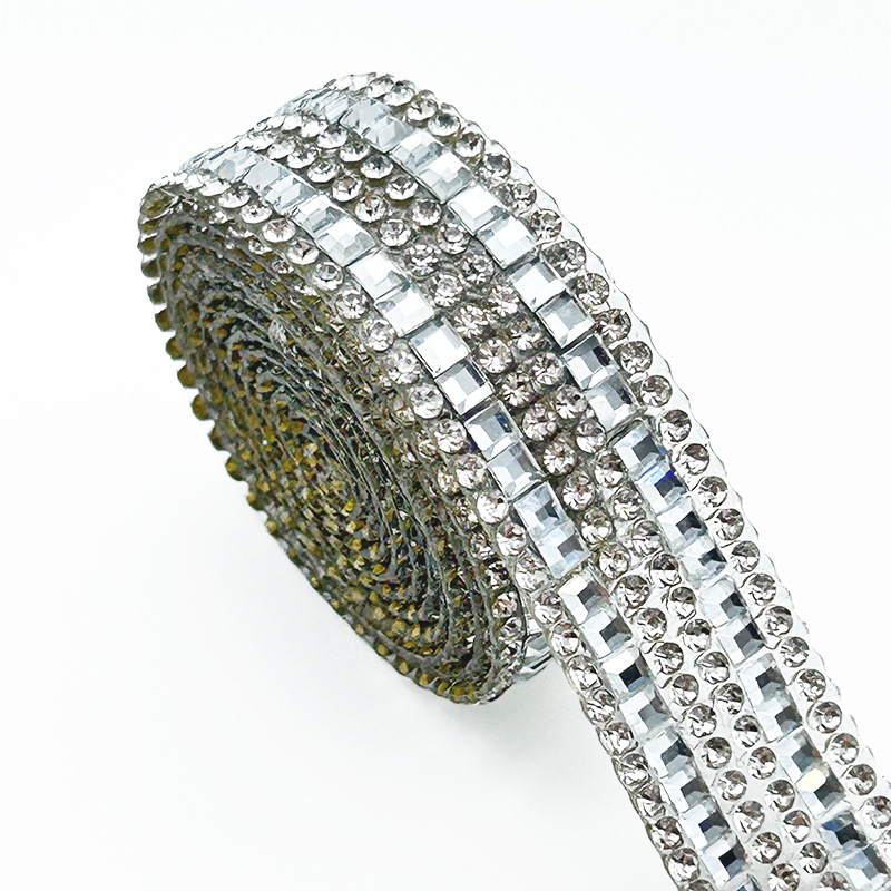 Nuevas tiras de diamantes de imitación de cristal con adhesivo, tiras de diamantes de imitación autoadhesivas, decoración de diamantes de imitación, tiras de diamantes de imitación termoadhesivas, pegatinas de diamantes de imitación para ropa y bolsos DIY.
