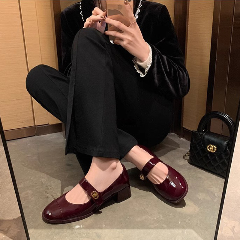 Xiaoxiao viento plano zapatos marizhen para mujeres 2024 primavera nuevo estilo francés hebilla de talón grueso zapatos de cuero para mujeres