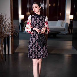 欧洲站2025秋季新款兔绒包芯纱拼金丝绒修身显瘦优雅连衣裙