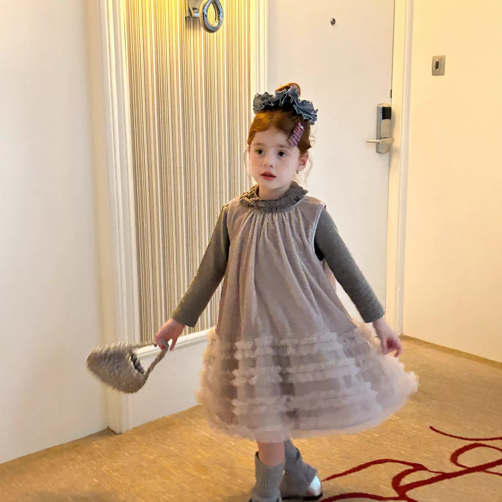 25秋冬新款女童甜美加绒时髦洋气百搭网纱无袖连衣裙高品质丝绒裙