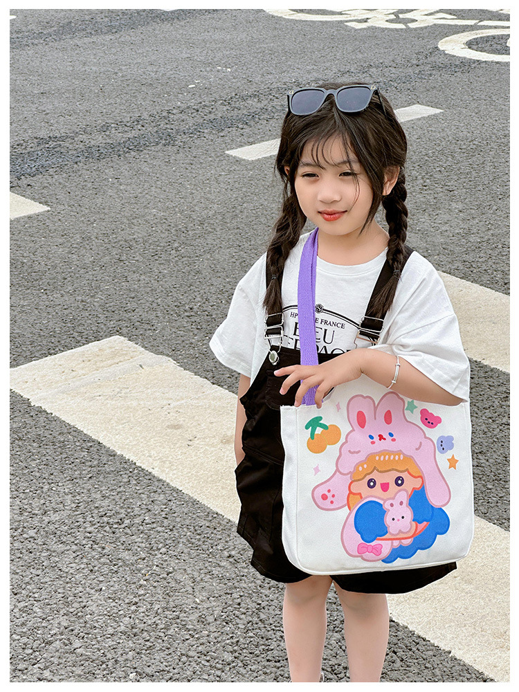 Wholesale cartoon canvas bags, female student tutorial bags, Japanese-style illustration large-capacity single-shoulder bags, cute hand-carry bags undefined