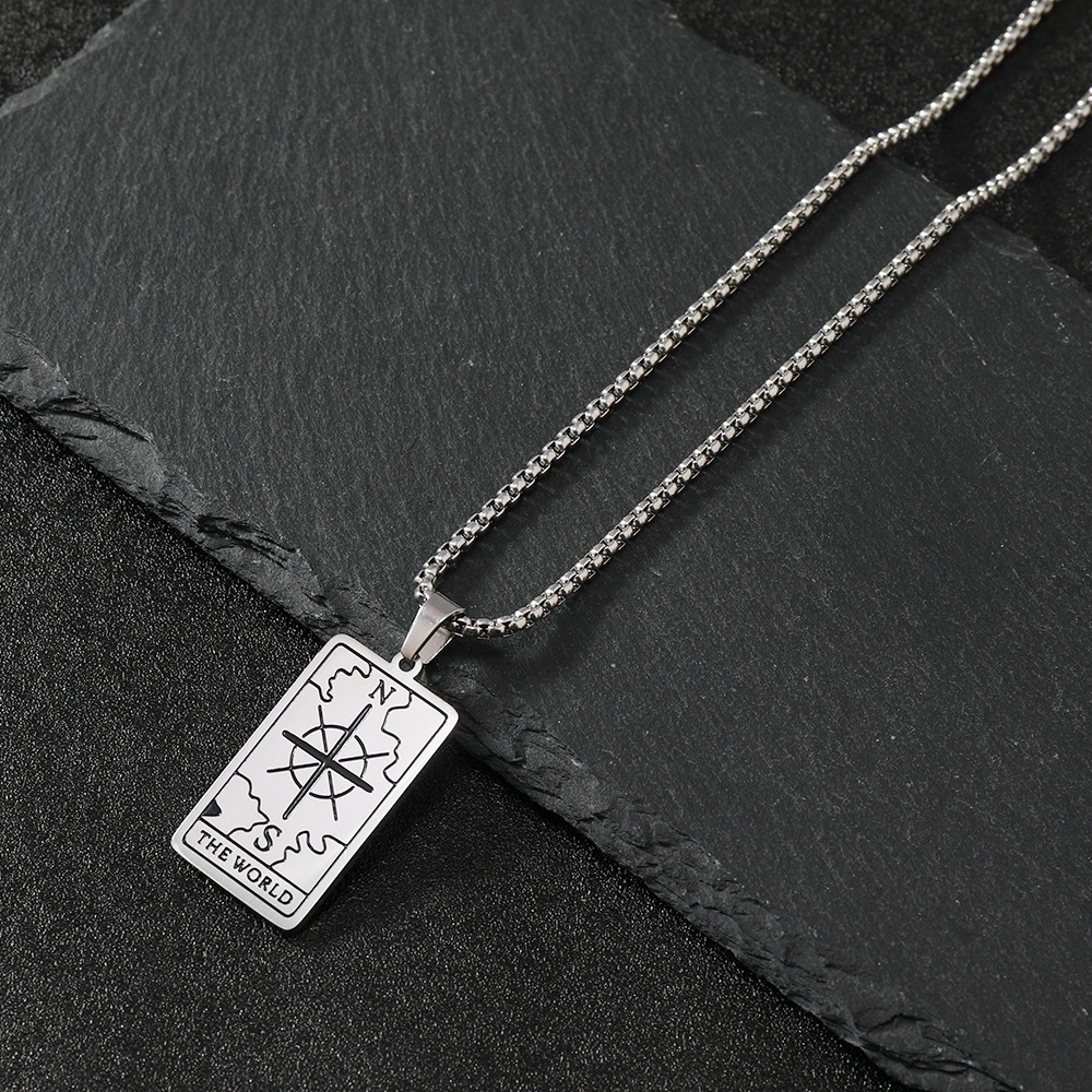Suministro transfronterizo de acero inoxidable joyería nicho diseño sentido tarot colgante collar de acero de titanio suéter cadena fábrica al por mayor
