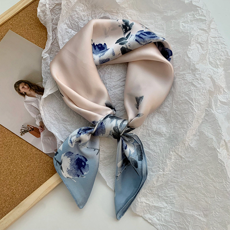 Bufanda de seda, bufanda cuadrada pequeña, sensación premium, nuevo estilo coreano, chal de seda de imitación dulce y fresco, bolso de flores, pañuelo en la cabeza, cinturón para el cabello
