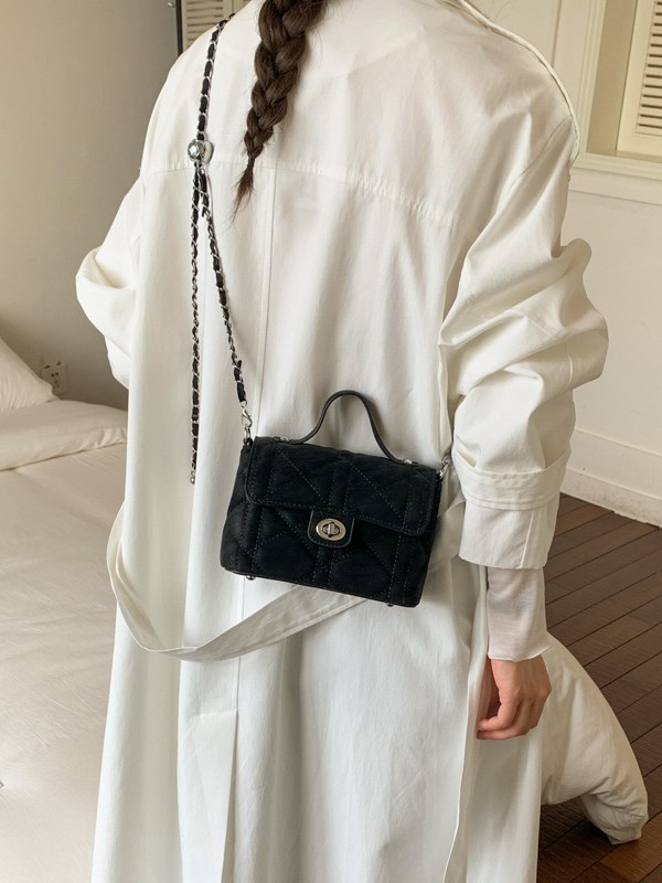 Bolso de mano de alta sensación para mujeres 2026 nuevo nicho pequeño bolso cuadrado de lujo ligero de estilo exterior pequeño viento fragante bolso de hombro de mujer image 4