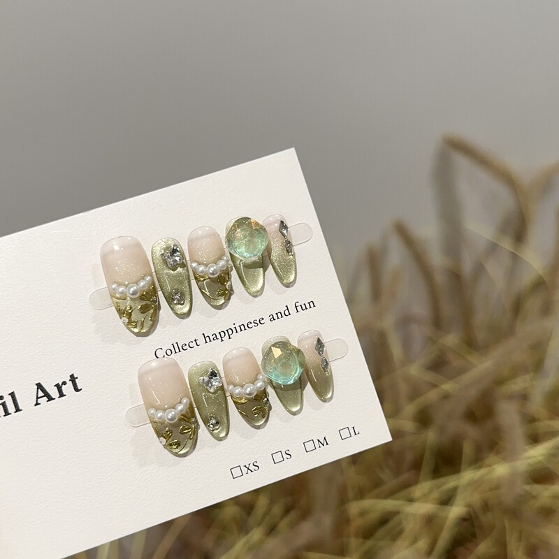 Pure Hand-Wearing Nail Patch Advanced Sense Green Cat's Eye Nail Patch White Elegant Hand-Painted Flower Fake Nail Patch