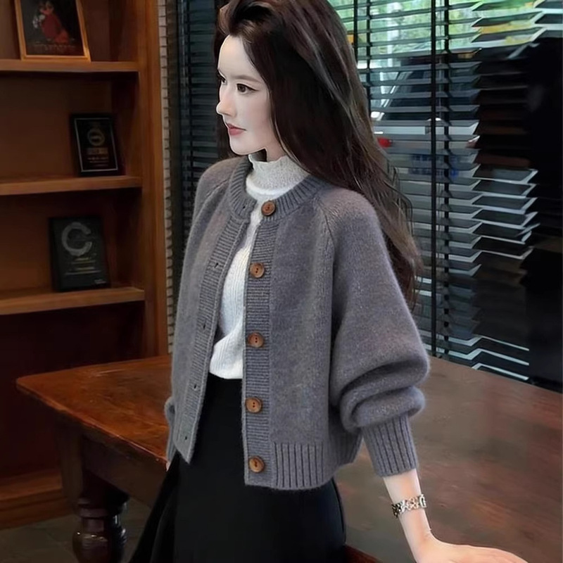2026 Early Spring New Style Comfortable Casual Simple Versatile Round Neck Knit Sweater Jacket Plus Size Women's Top 2026 Early Spring New Style Comfortable Casual Simple Versatile Round Neck Knit Sweater Jacket Plus Size Women's Top