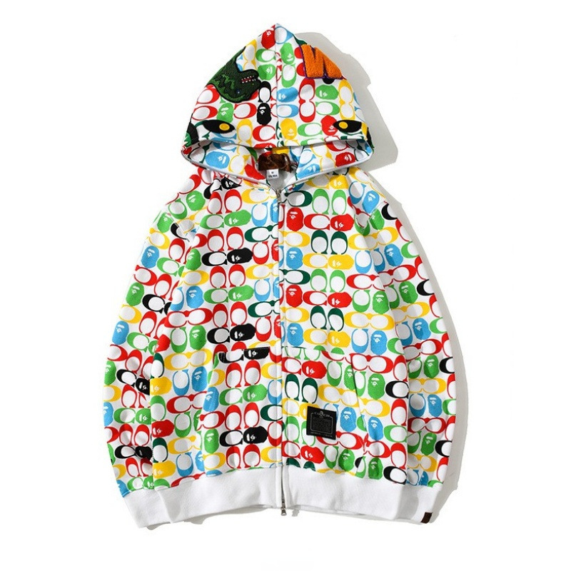 다채로운 원형 상어 탑