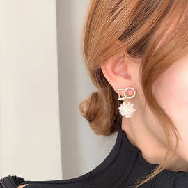 2022年新款潮韩国气质时尚欧尼同款S925银针超仙花朵字母耳钉耳环