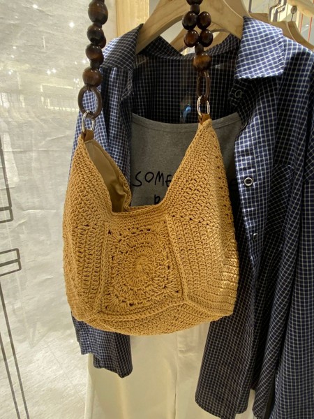 Capacious knitted handmade bag