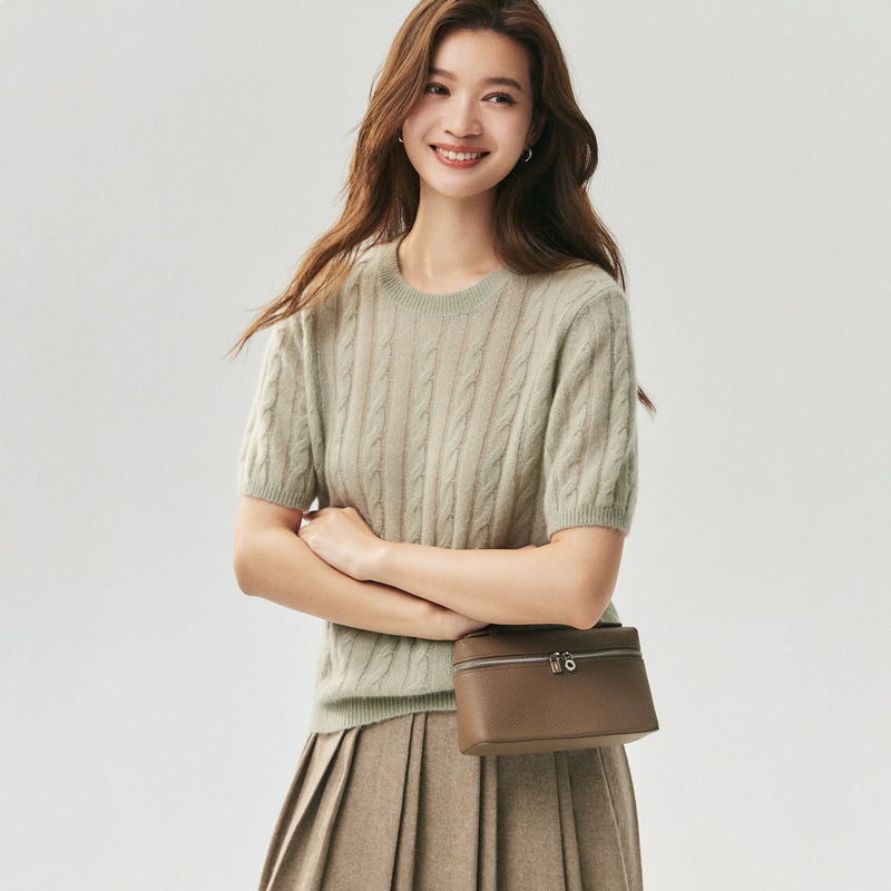 75% cashmere, 25% mulberry silk – vintage, old-money style knitted short-sleeve sweater for women, round neckline, three-dimensional cable knit