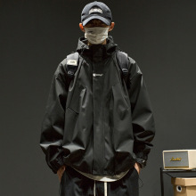 冲锋衣男日系潮牌宽松连帽登山服男士春秋款美式休闲工装夹克外套