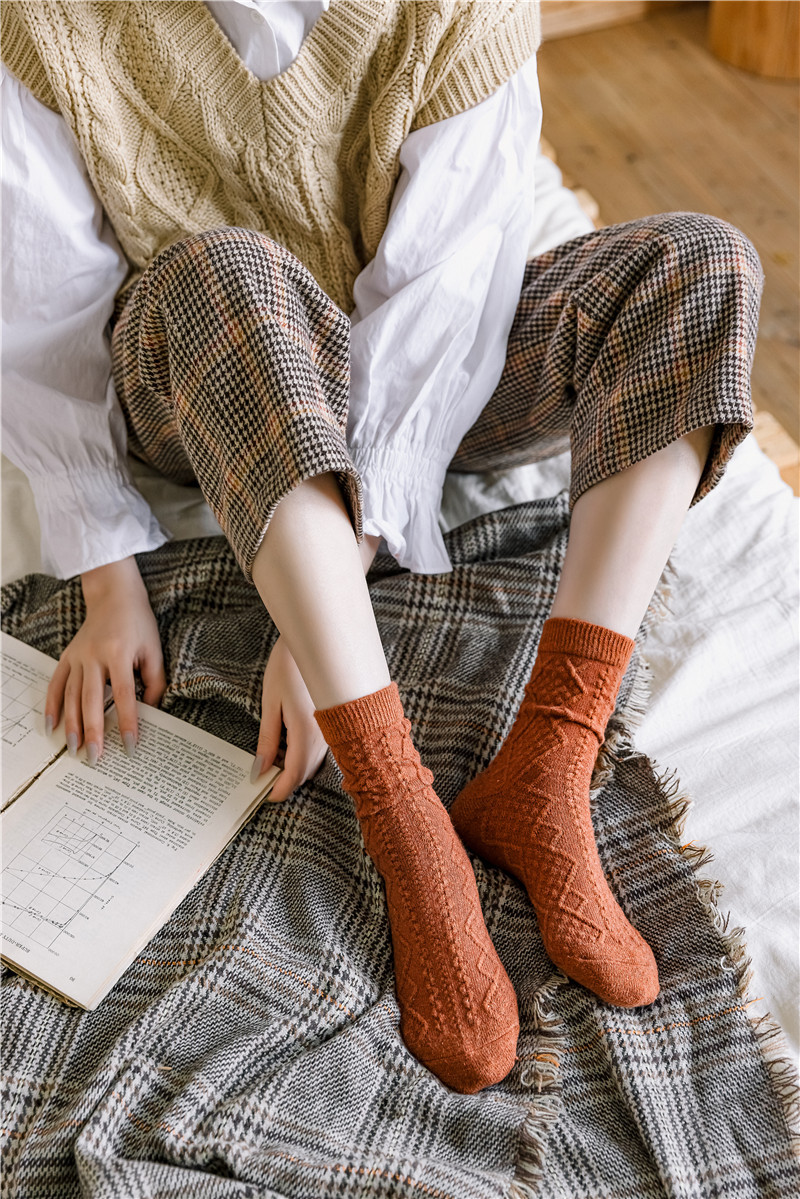 80g Weight Socks Classification Socks Lingerie Type Blending Fabric Type A Pair Quantity Daily Occasion Solid Color Pattern All Seasons Season Women's Gender Simple Style Style Women's Simple Style Solid Color Blending Crew Socks A Pair 16