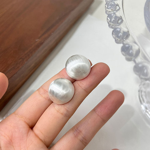 Ganjia cool retro silver brushed ball S925 sterling silver earrings fashionable light luxury high-end niche earrings