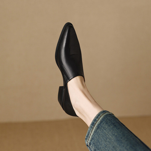 Heels with deep mouth, thick soles, spring season pointed toe apricot color single shoes for women, small leather shoes, one-pieced women's shoes.