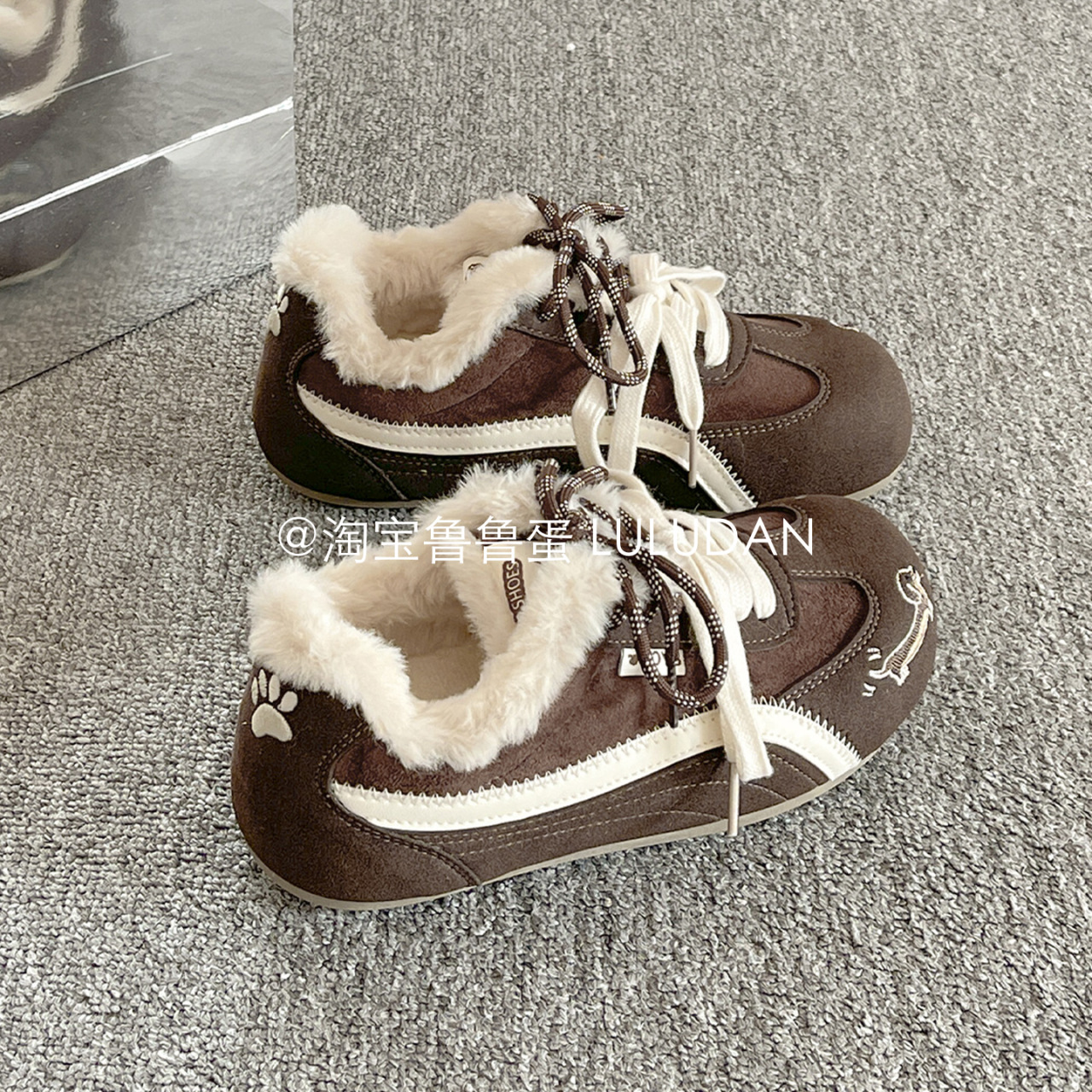 Calentamiento y terciopelo de zapatos de entrenamiento para niños y niñas 2025, nuevos zapatos de skate de invierno, zapatos de deporte casuales de moda para mujeres