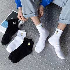 Summer and Autumn New Black and White Cotton Socks for Men, Embroidered Street Fashion Skateboard Socks, Sporty and Casual Mid-Calf Socks, Astronaut Style