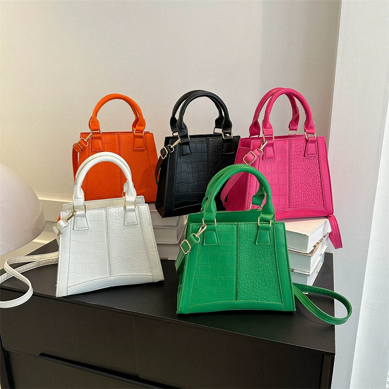 Trend retro shoulder bag, fashionable one-shoulder bag, 2023 collection, high-end