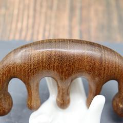 Manufacturer's golden silk green sandalwood massage comb for the head, soothing the meridians and activating the meridians, five-tooth comb for the scalp and neck, ball meridian comb wholesale