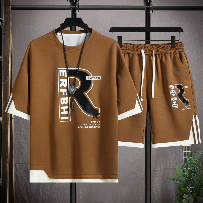 Un conjunto de pantalones cortos de manga corta para hombre con nueva camiseta de seda de hielo para hombre 2024