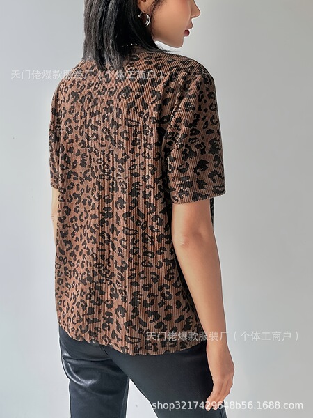 Fashionable short sleeve T-shirt