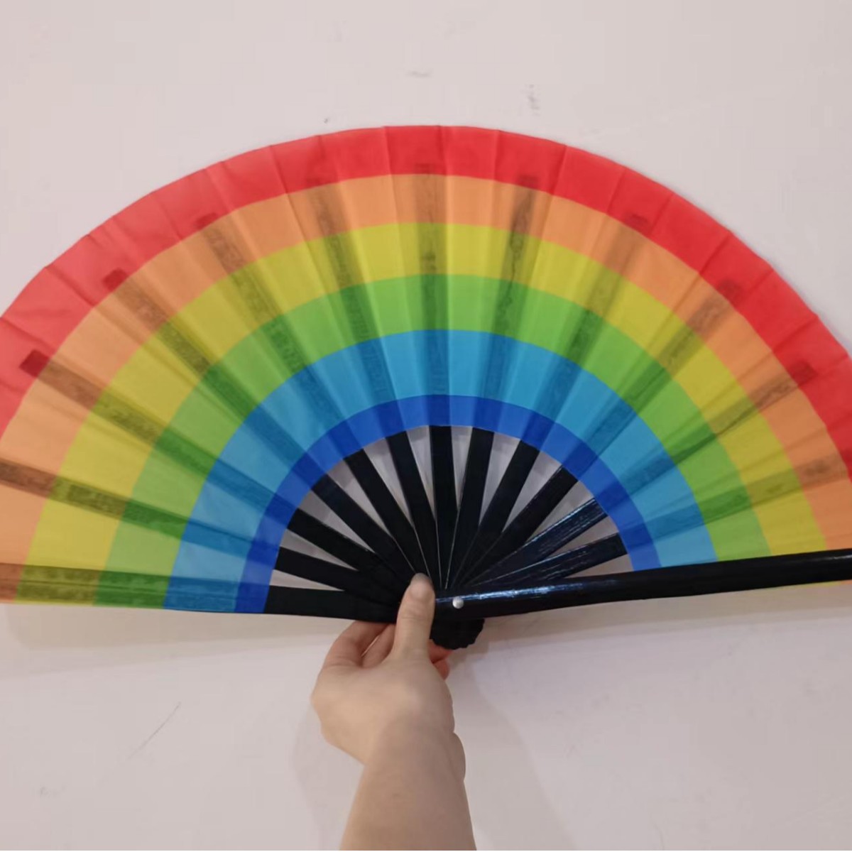 En stock transfronterizo Kung Fu ventilador de sonido ventilador de bambú ventilador de productos hechos a mano estilo chino regalo danza ventilador de comercio exterior ventilador