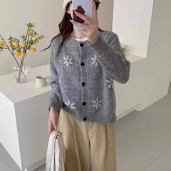 立体钩花设计感针织开衫女秋冬新款韩系圆领温柔风宽松毛衣外套女