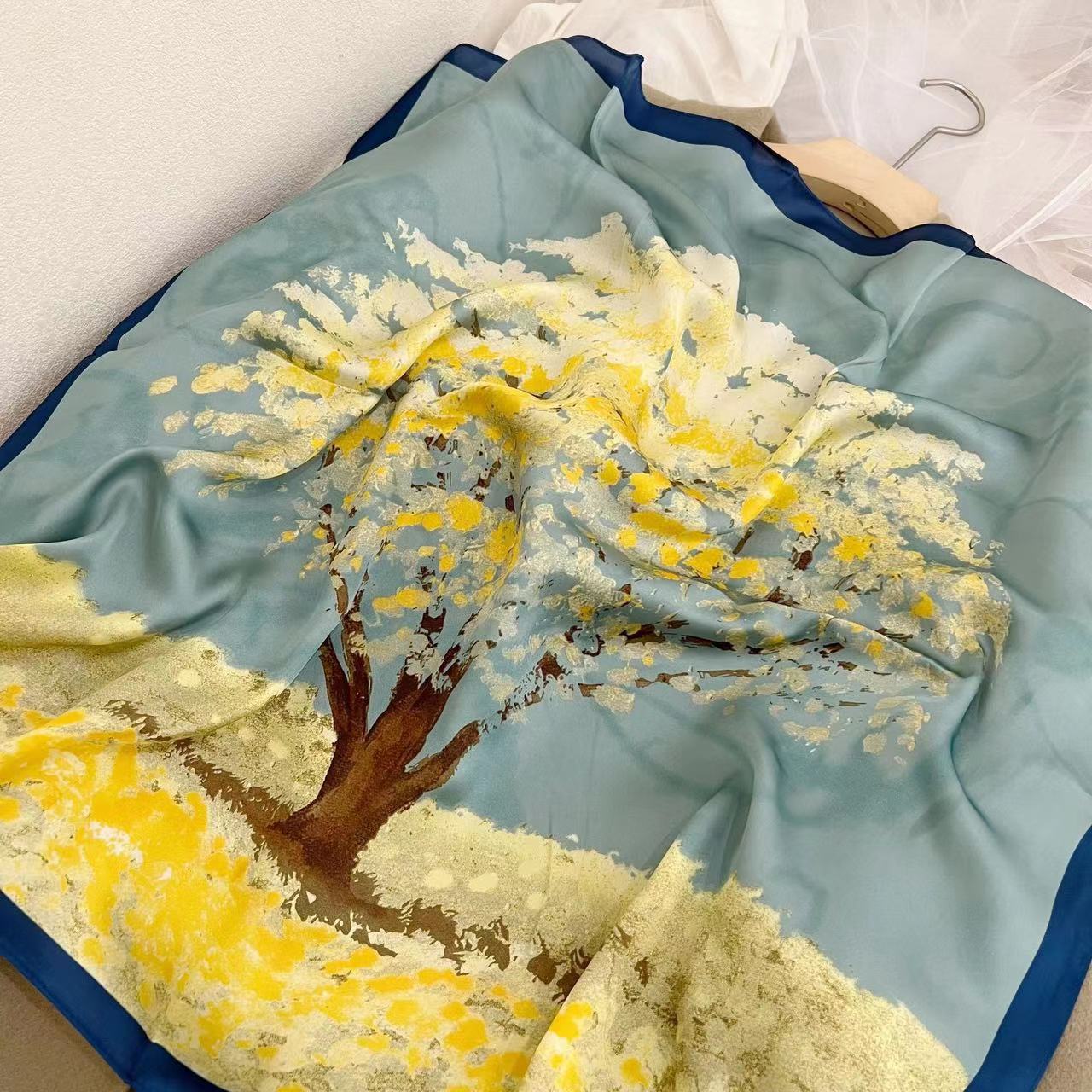 Verano nuevos productos de moda versátil delgado regalo bufandas de seda 70 bufandas cuadradas bufandas de seda bufandas decorativas bufandas bufandas para la madre al por mayor