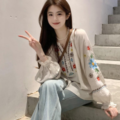 早秋绝美漂亮茶里茶气别致上衣多巴胺印花白色亚麻V领衬衫女2025