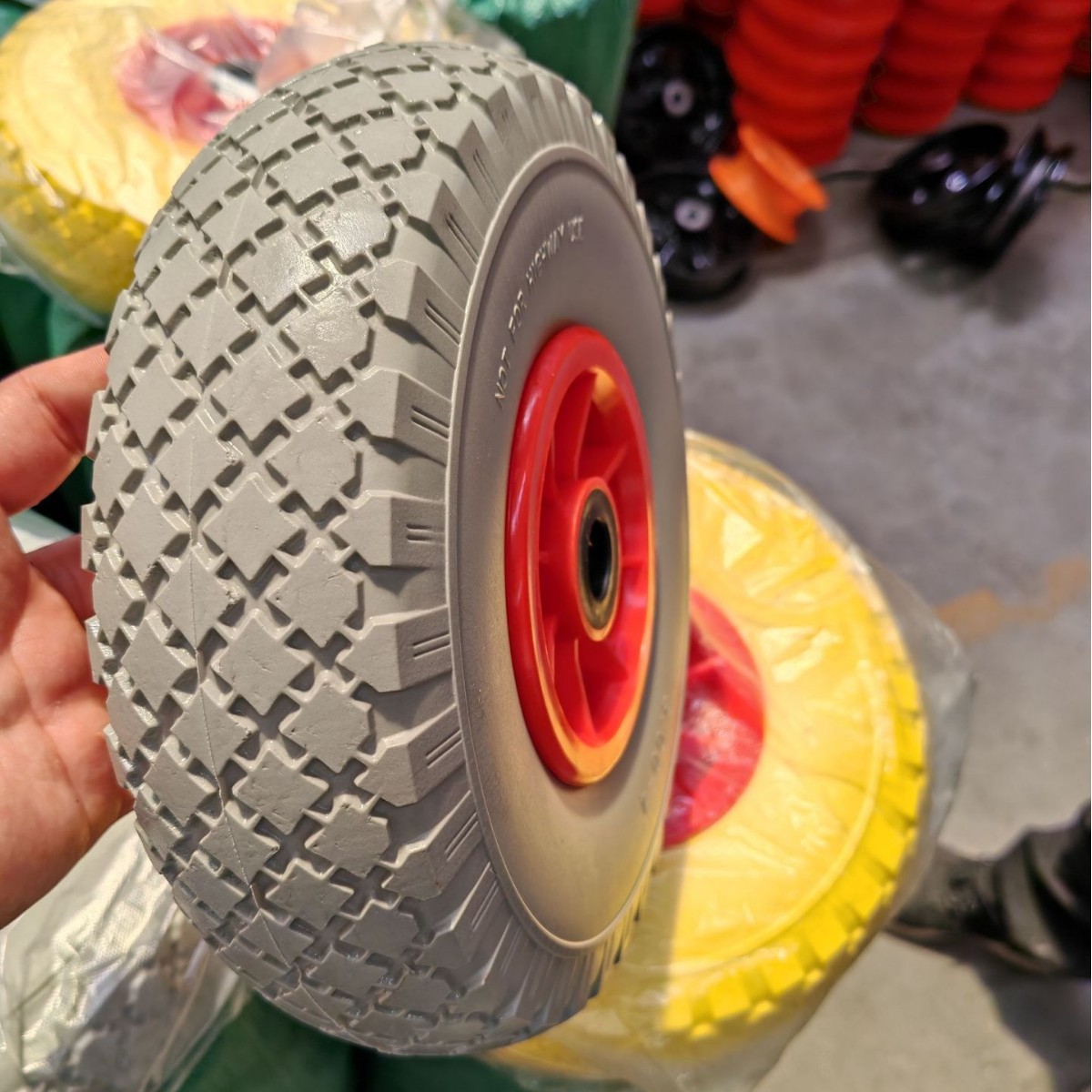 青岛批发10寸发泡轮3.00-4宝石花纹双轮搬运车轮FLAT FREE